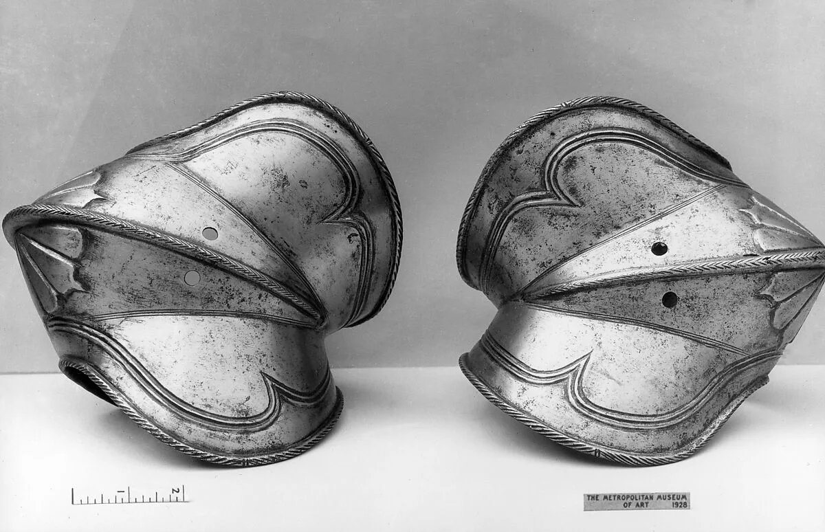 Pair of Couters (Elbow Defenses) — Unknown