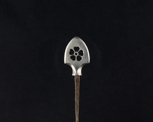Arrowhead (<i>Yanone</i>)