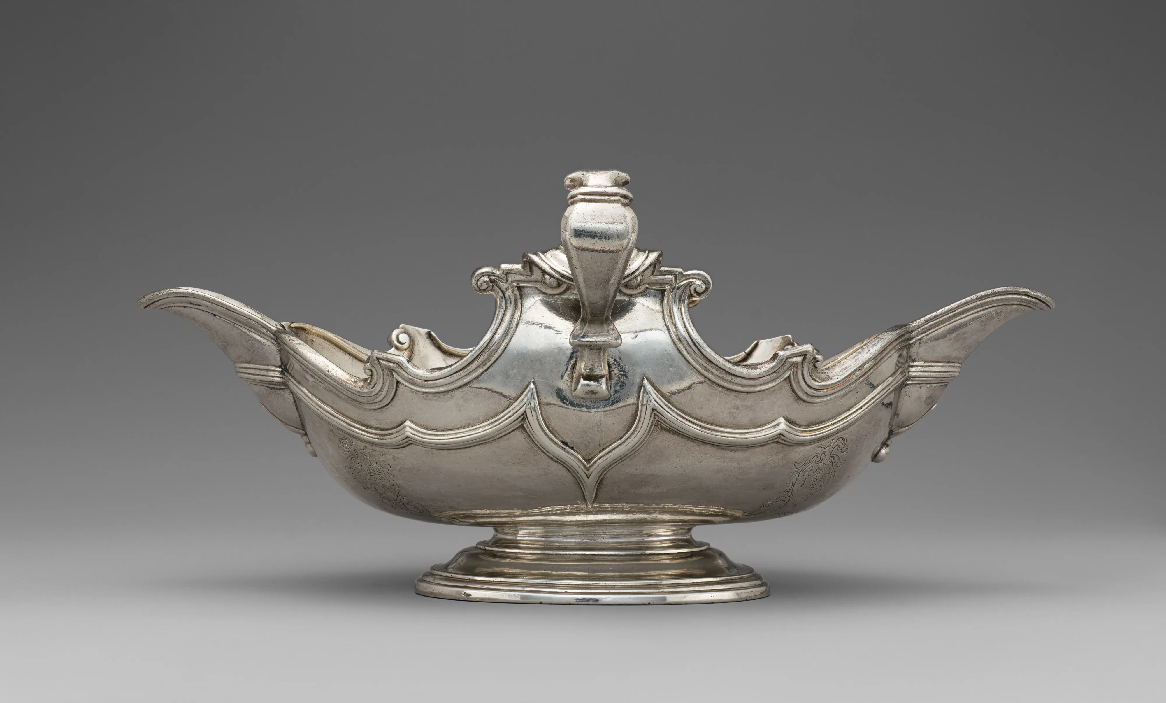 Sauceboat (one of a pair) — Paul de Lamerie