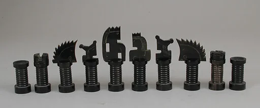Chessmen (32)