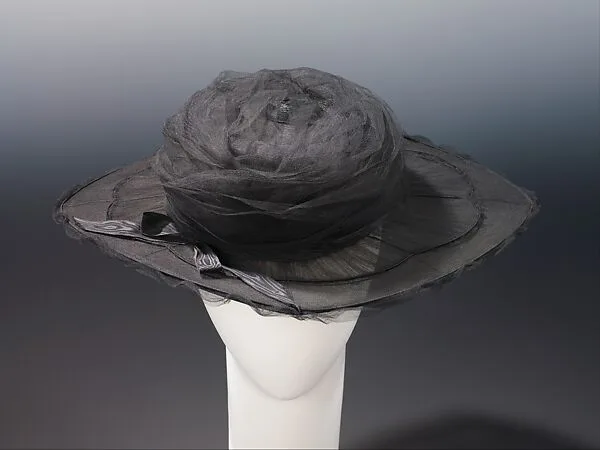 Evening hat — Elizabeth Rhind
