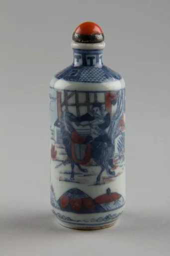 晚清 青花釉裏紅人物故事圖鼻煙壺|Snuff bottle with theatrical scene