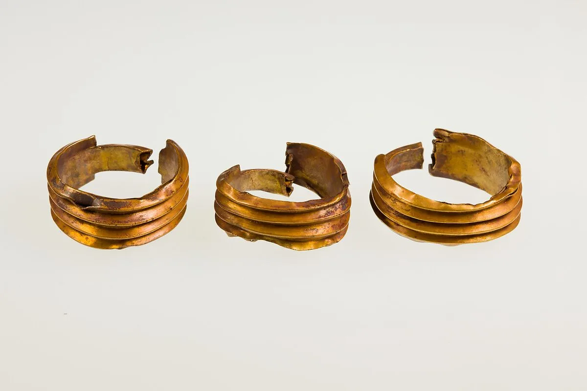 Ribbed Penannular Earring — Unknown