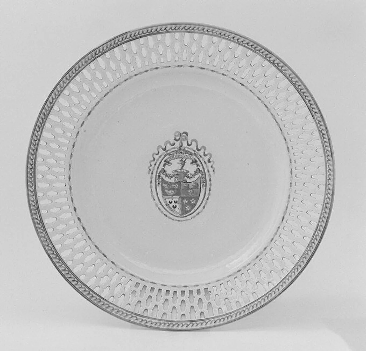 Plate (part of a service) — Unknown