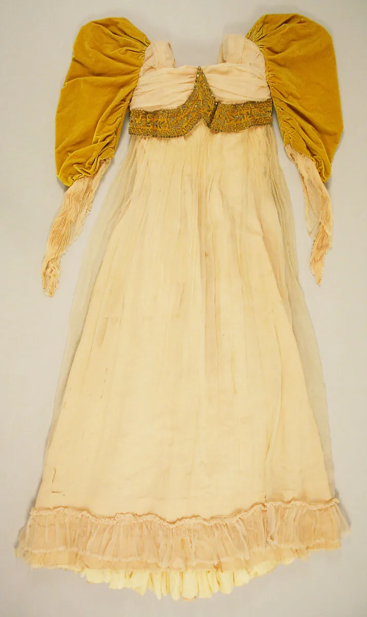 Evening dress — Unknown