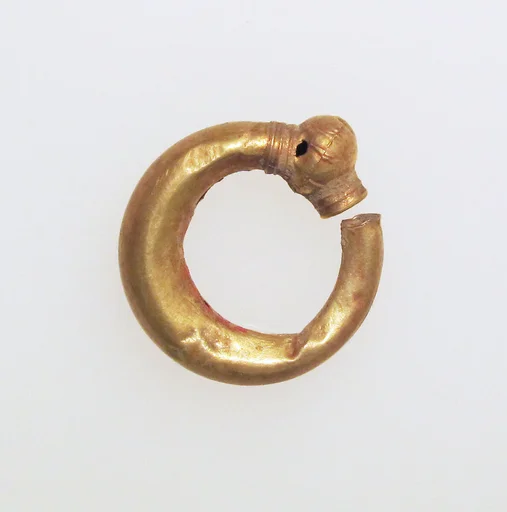 Earring, trumpet-shaped