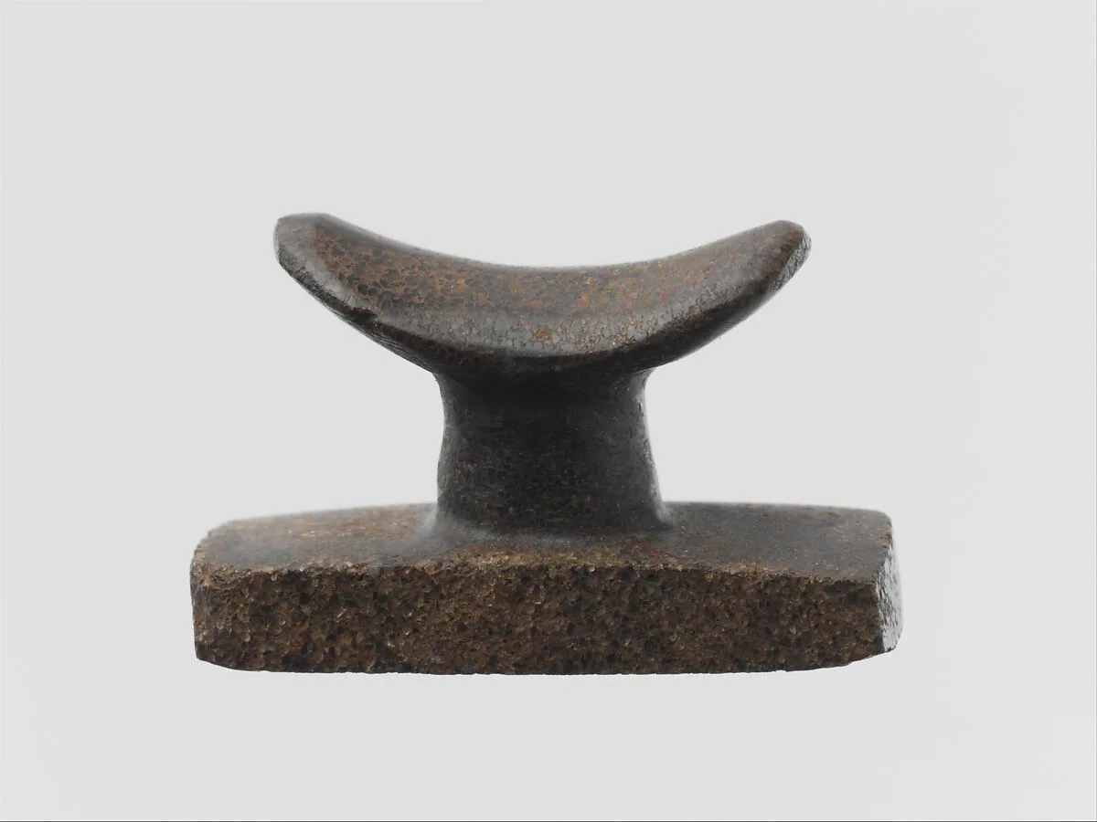 Jasper amulet of headrest — Unknown