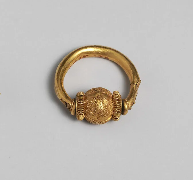Gold ring — Unknown