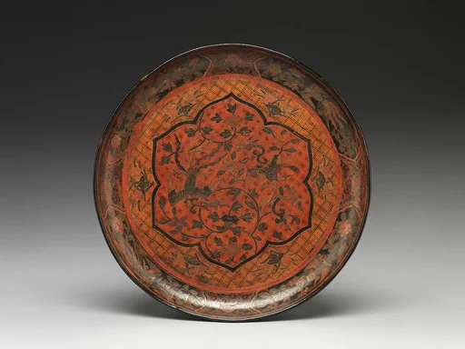 明萬曆 填漆戧金鳳穿花紋盤|Dish with phoenixes among flowers