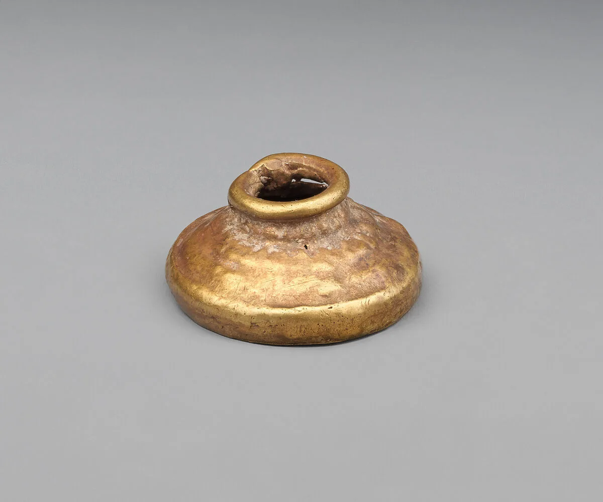 Gold cylinder mounting — Unknown