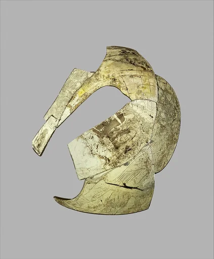 Glass bowl fragments with cut decoration