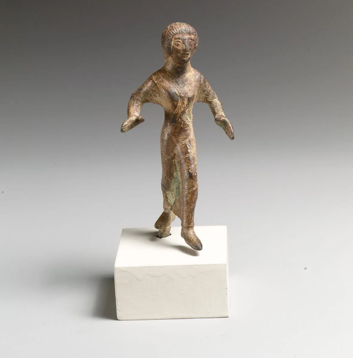 Statuette of a girl — Unknown