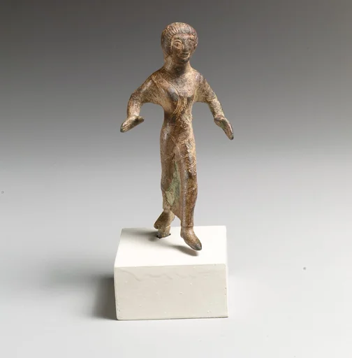 Statuette of a girl