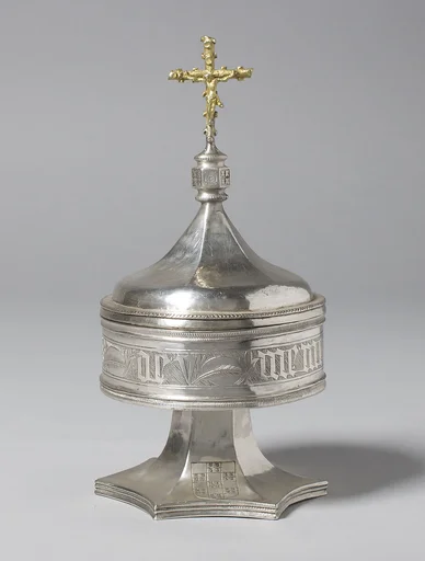 Pyx
