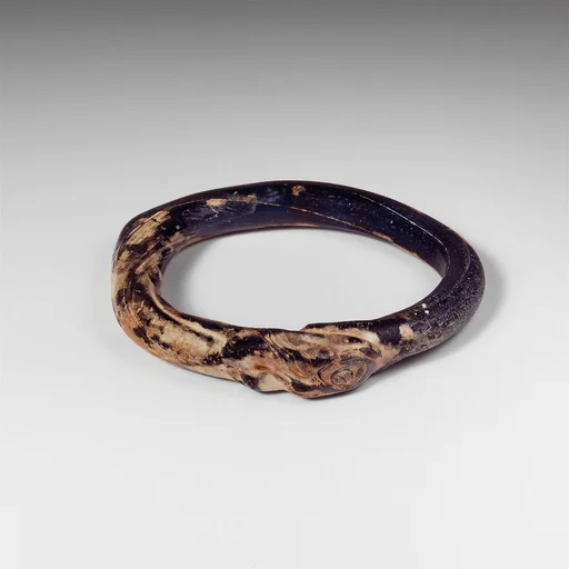 Glass bracelet