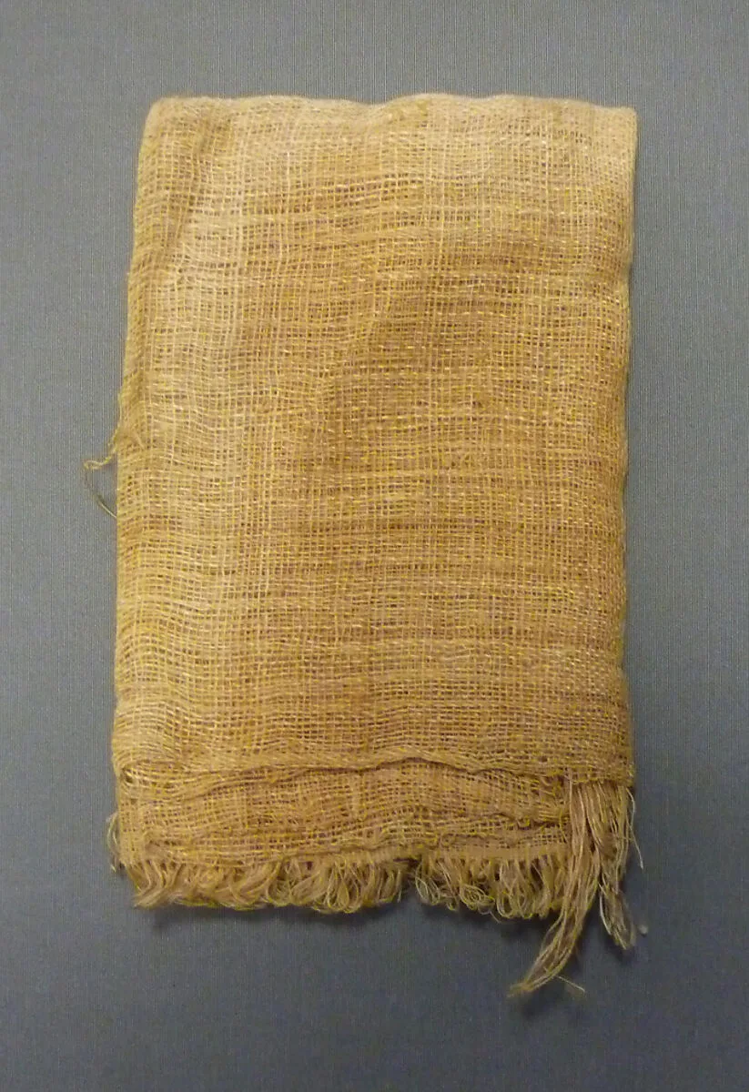 Miniature Linen Sheet From Foundation Deposit 2 of Hatshepsut's Valley Temple — Unknown