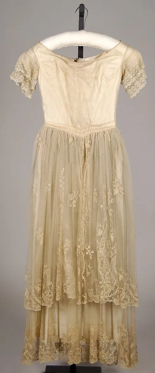 Evening dress — Unknown