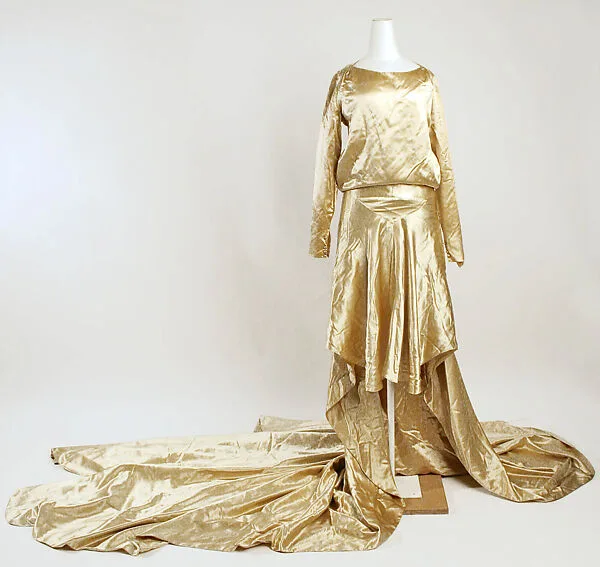 Wedding dress — Unknown