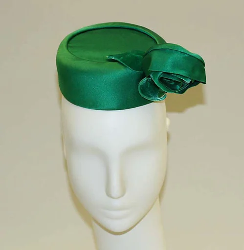 Pillbox hat