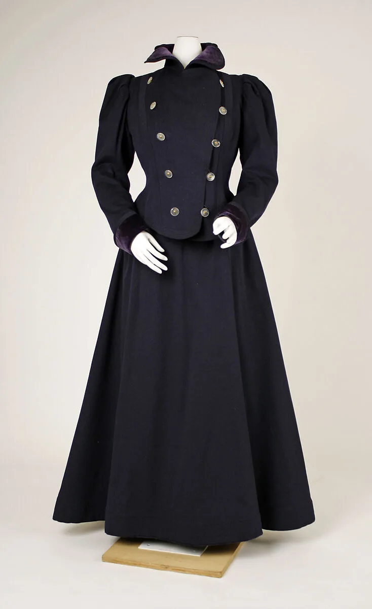 Suit — Unknown