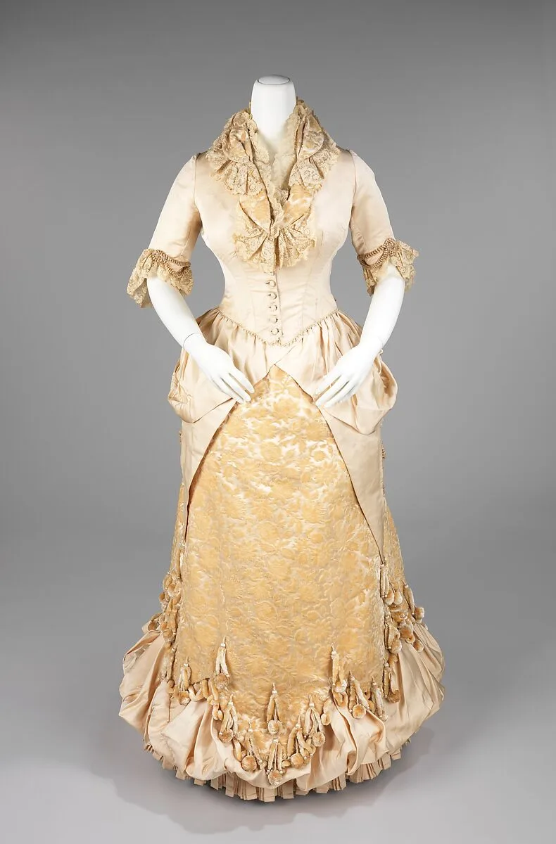 Evening dress — Unknown