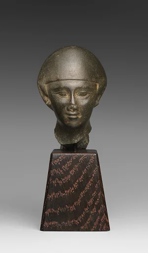 Head of a young woman, Mutnefret
