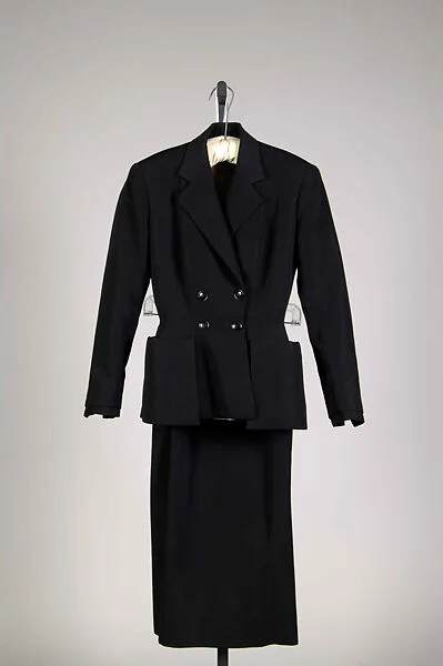 Suit — Alwynn