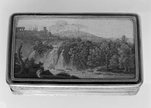Snuffbox