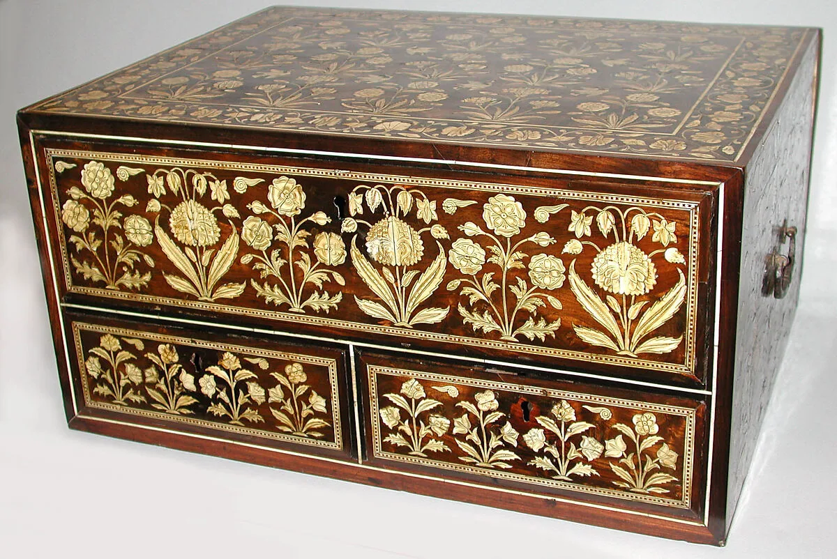 Flower-Style Box with Drawers — Unknown