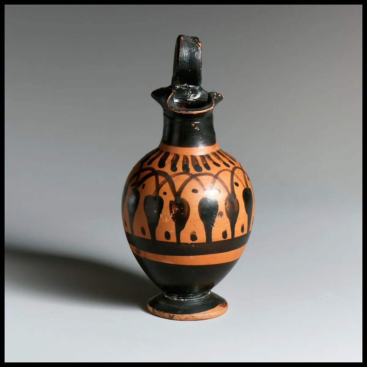 Oinochoe — Dubois Class