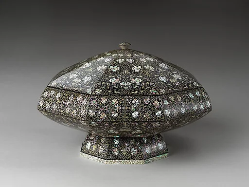 손대현 팔각모란문 기|孫大鉉　八角牡丹文　器 |Octagonal vessel with cover decorated with peonies