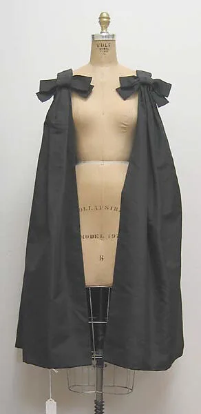 Cocktail cape — House of Dior