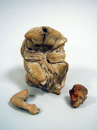 Statuette of a girl, fragmentary