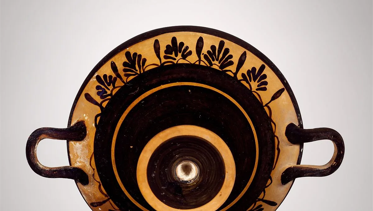 Terracotta kylix (drinking cup) — Unknown