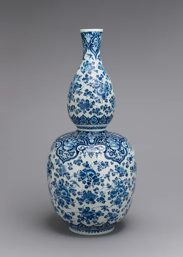 Double-gourd vase (one of a pair, part of a garniture)