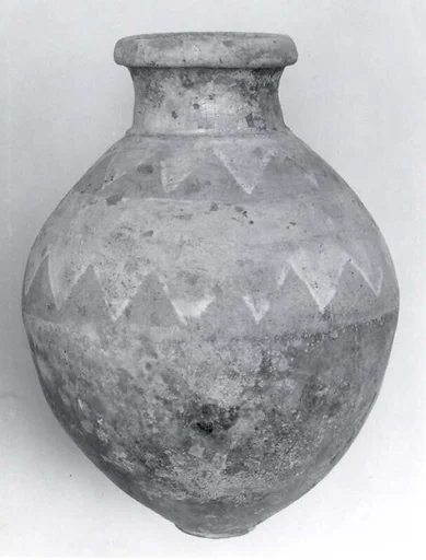Jar with geometric decoration