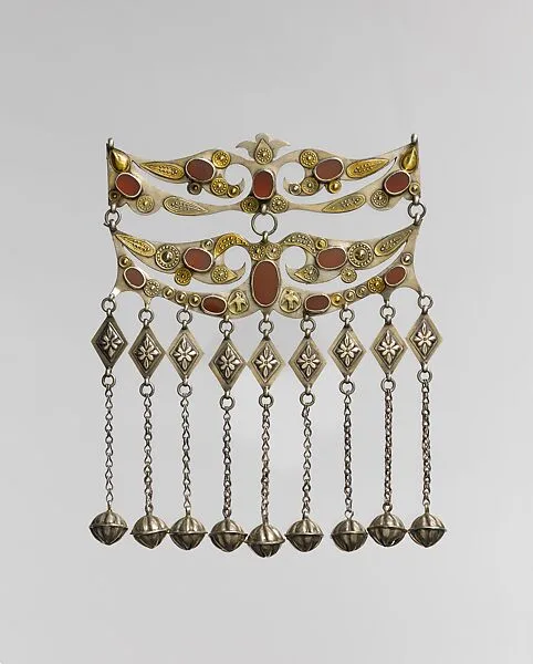 Dorsal Headdress Ornament — Unknown