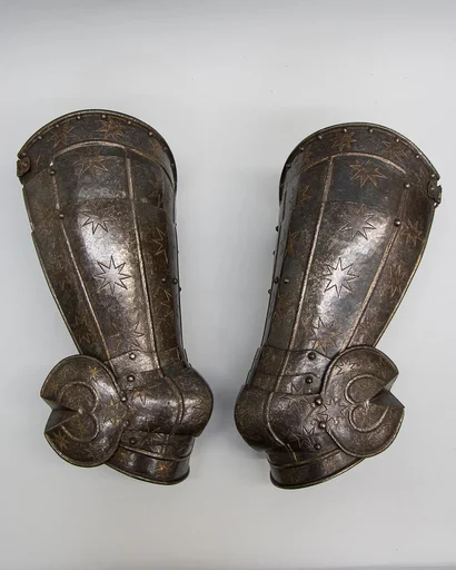 Pair of Thigh Defenses (Cuisses) with Knee Defenses (Poleyns)