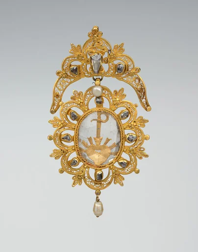 Pendant with chain