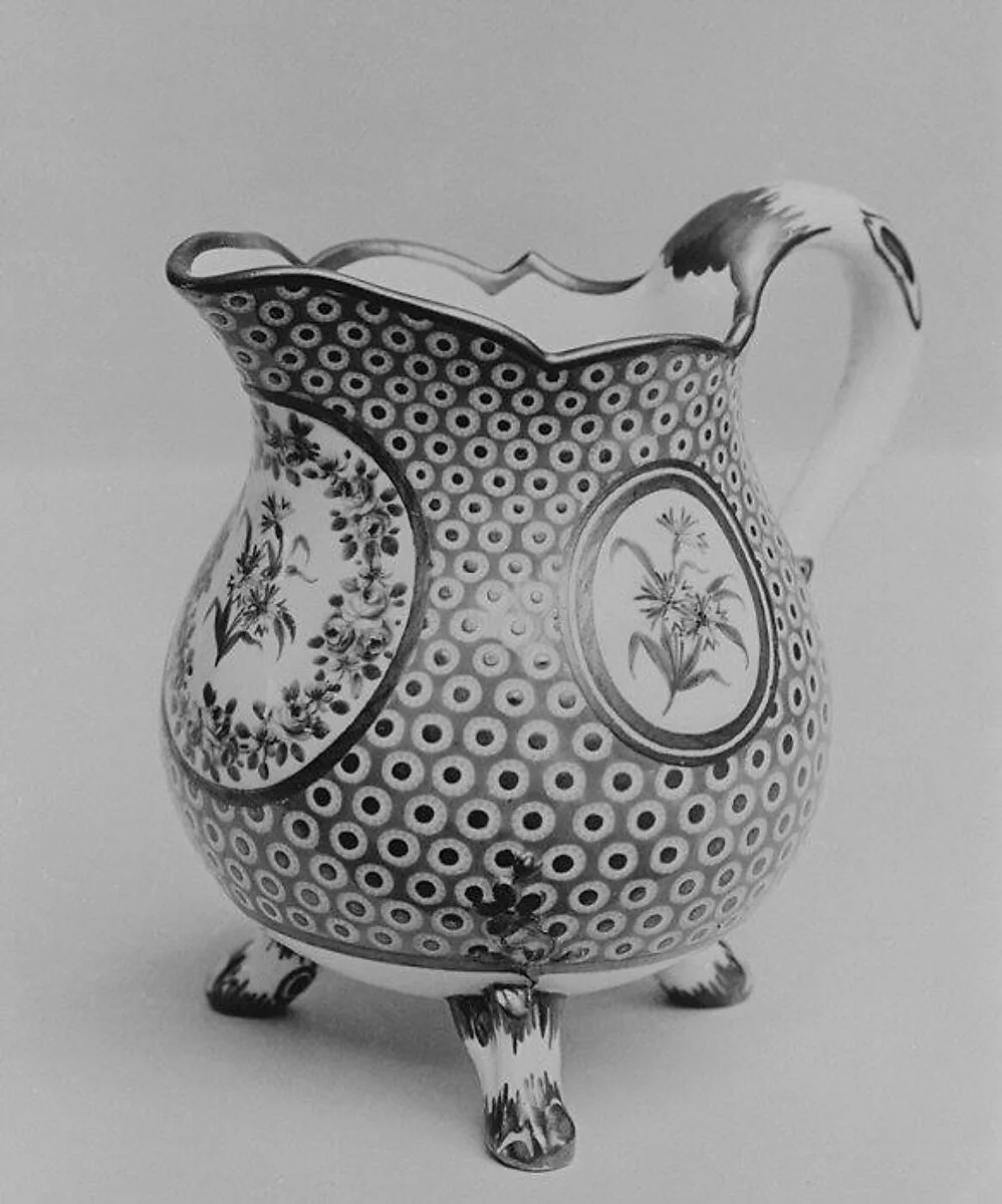 Milk jug (pot à lait à pieds) — Sèvres Manufactory|Guillaume Noël