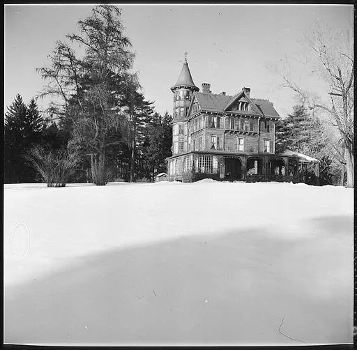 [12 Exterior Views of Suckley House]