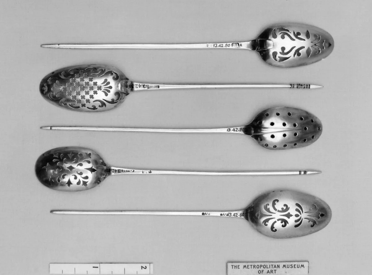 Strainer spoon — Unknown