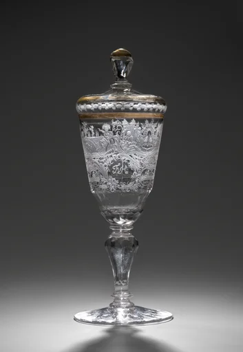 Standing cup with cover