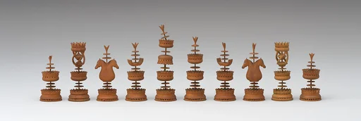 Chessmen (32) and box