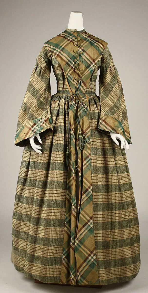 Dressing gown — Unknown