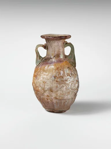Glass amphoriskos with band of scrolls