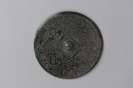 東漢 四葉纹銅鏡|Mirror with quatrefoil design