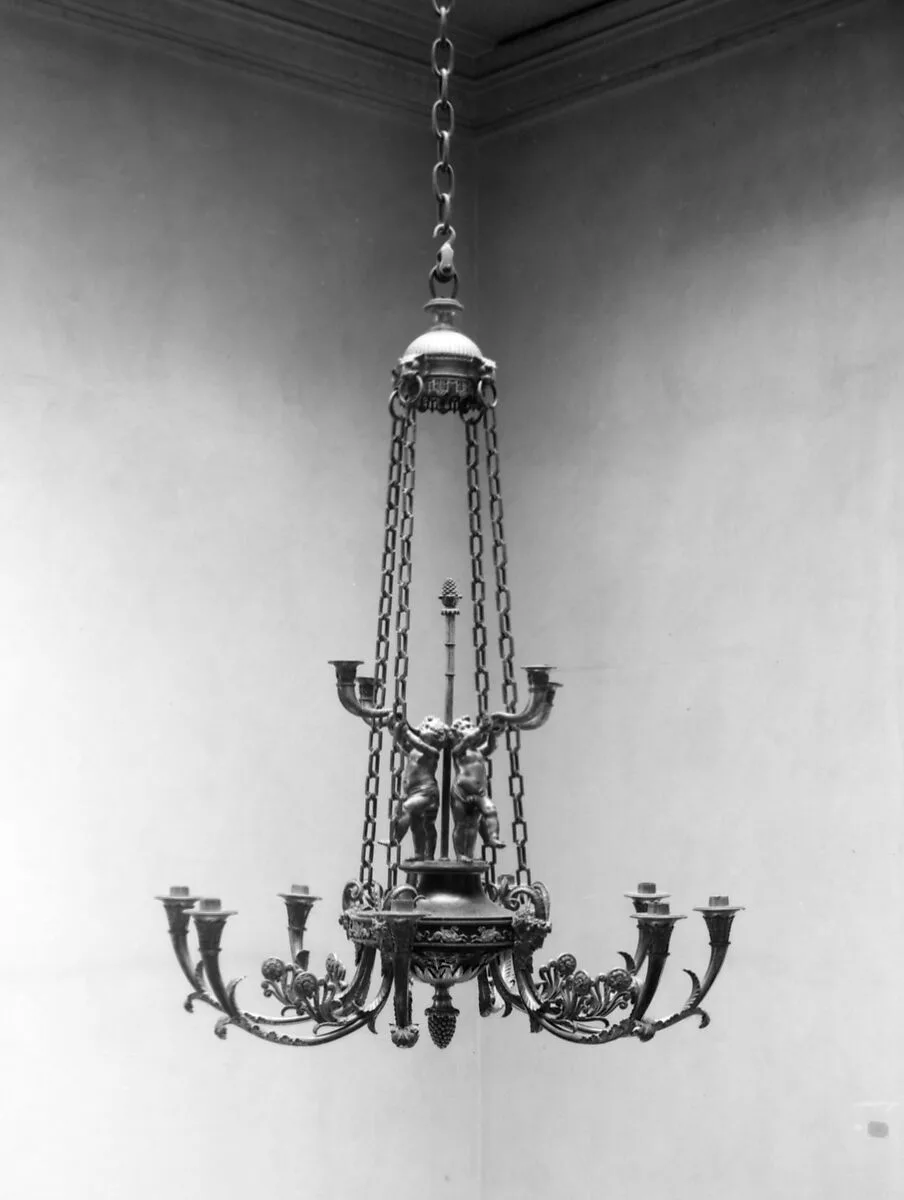 Twelve-light chandelier (Lustre) — Unknown