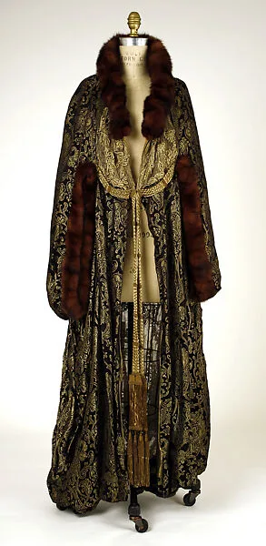 Evening cape — Hickson Inc.