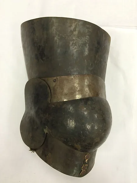 T-29 Prototype Right Thigh and Knee Defense ( Poleyn) — The Metropolitan Museum of Art, Armor Workshop|Leonard Heinrich|Stephen V. Grancsay